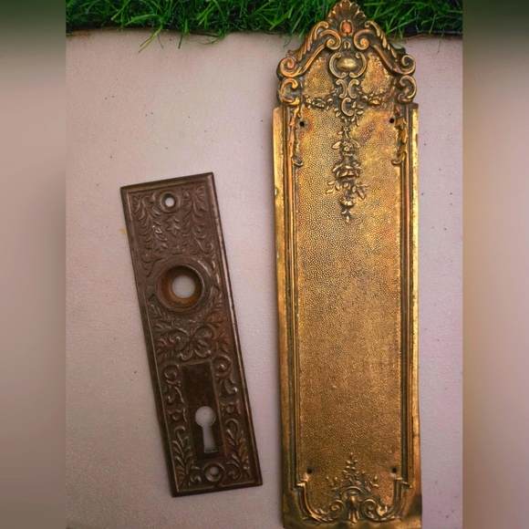 Antique door findings embellish metal art steampunk - Picture 1 of 1